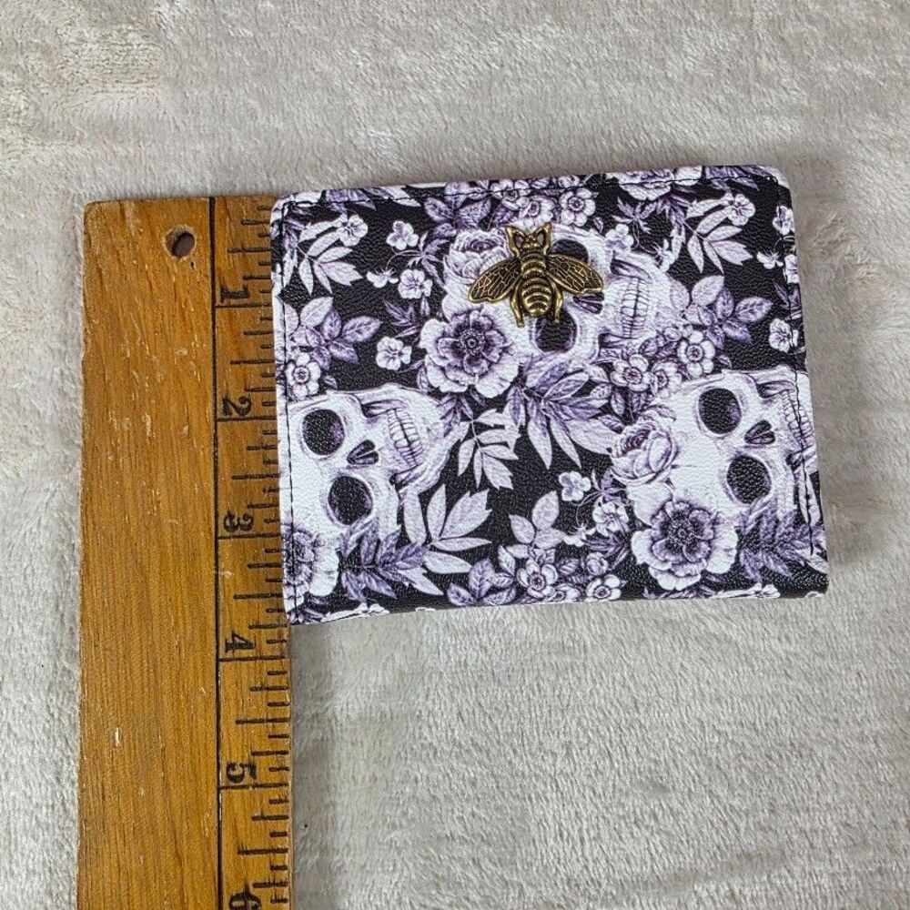 Unbranded Fold Wallet Bee Embellishment CC/License/Cash Slot Zip Coin Snap Close - Picture 7 of 7
